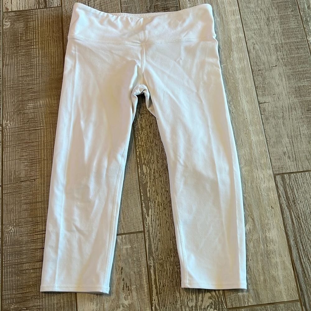 Alo yoga capri pants size M
